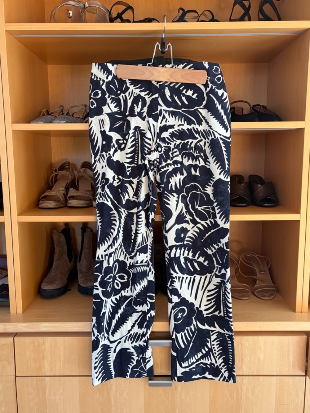 Navy and White Tropical Print Cropped Pants
